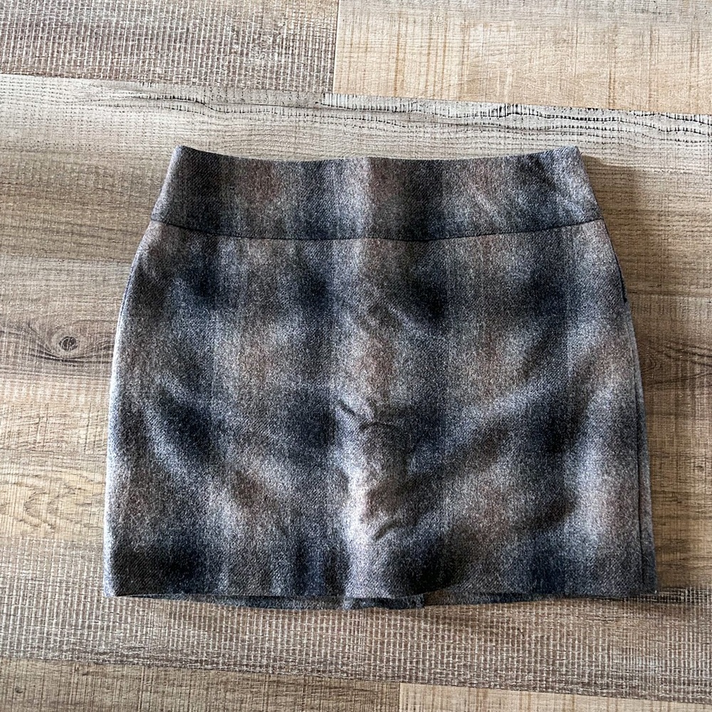 NWOT Limited skirt Size 4